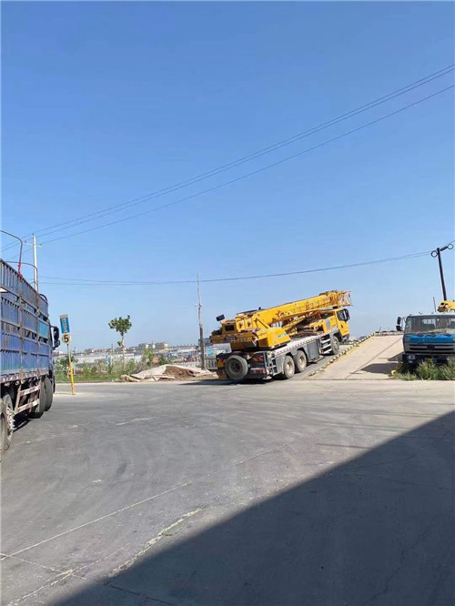 泰山区25吨吊车的租赁价格大概是多少？